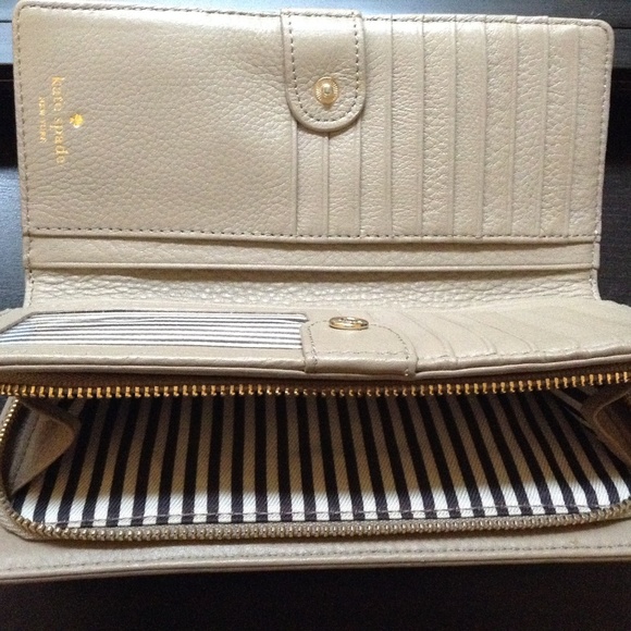 Kate Spade Leather Wallet - Picture 3 of 7